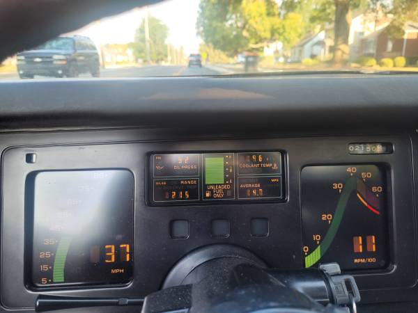 1984 Chevrolet Corvette Base 2dr Hatchback — photo 3