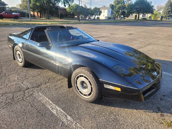 1984 Chevrolet Corvette Base 2dr Hatchback — photo 1
