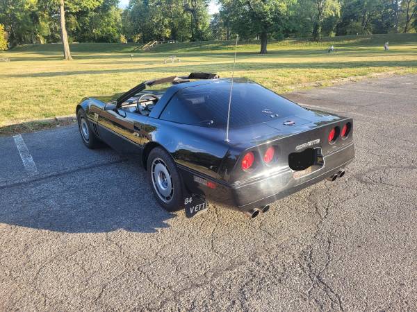 1984 Chevrolet Corvette Base 2dr Hatchback — photo 2