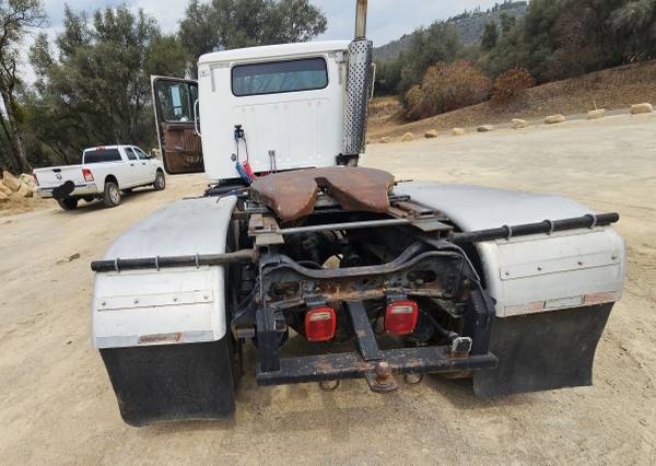 1983 Nissan International S2200 — photo 3