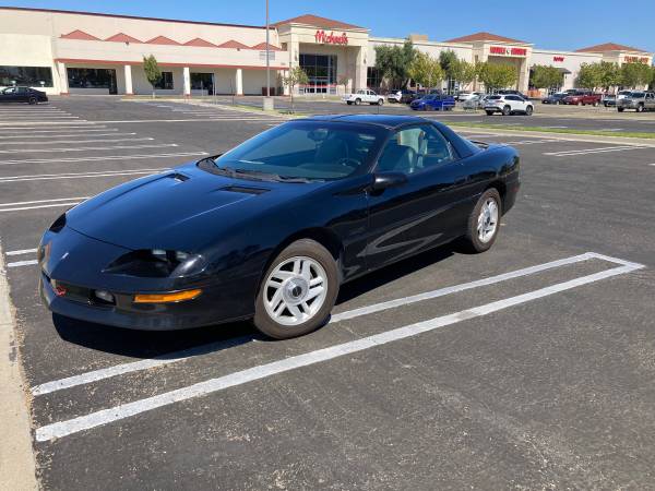1996 Chevrolet Camaro Z28 2dr Hatchback — photo 2