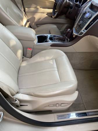 2012 Cadillac SRX Base 4dr Front-wheel Drive Automatic — photo 7
