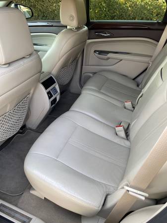 2012 Cadillac SRX Base 4dr Front-wheel Drive Automatic — photo 5