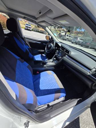 2018 Honda Civic EX-L 4dr Hatchback CVT — photo 8