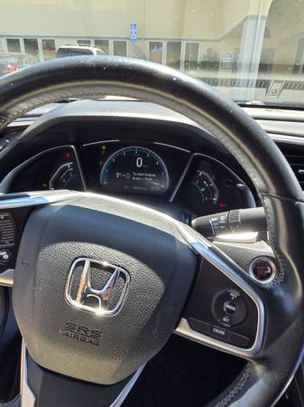2018 Honda Civic EX-L 4dr Hatchback CVT — photo 10
