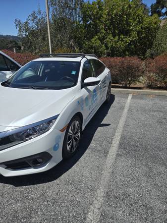2018 Honda Civic EX-L 4dr Hatchback CVT — photo 2