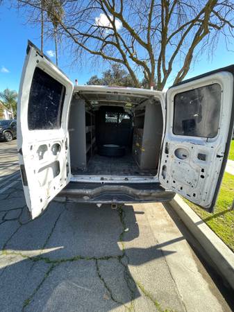 2002 Ford E 250 Commercial Cargo Van Automatic — photo 7