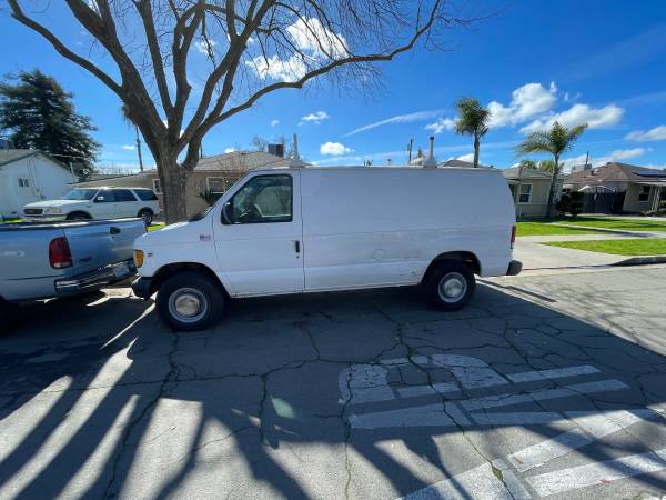 2002 Ford E 250 Commercial Cargo Van Automatic — photo 3