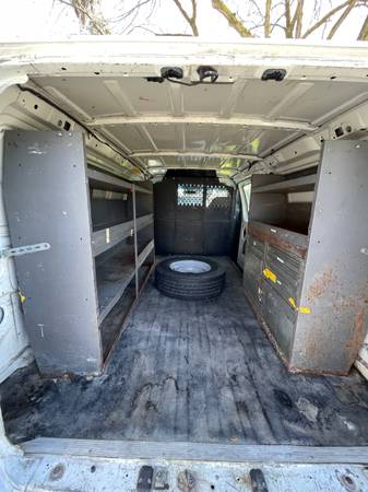 2002 Ford E 250 Commercial Cargo Van Automatic — photo 6
