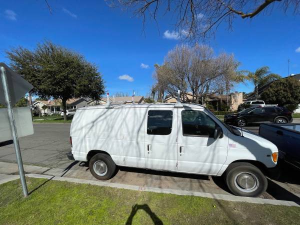 2002 Ford E 250 Commercial Cargo Van Automatic — photo 1