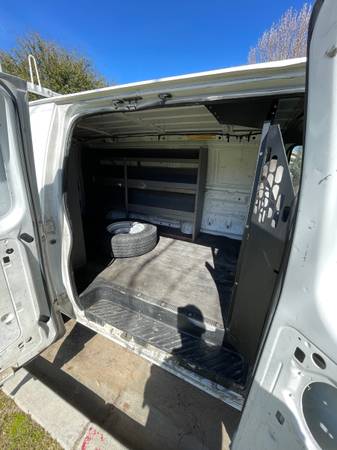 2002 Ford E 250 Commercial Cargo Van Automatic — photo 8