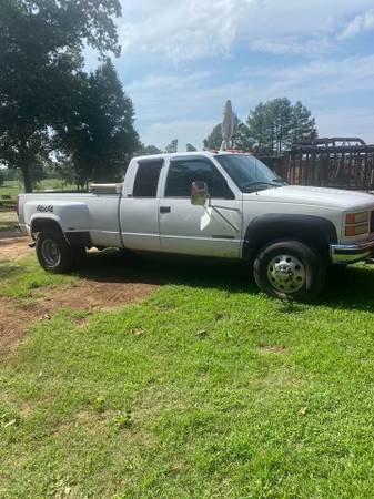1997 GMC Dually — photo 4