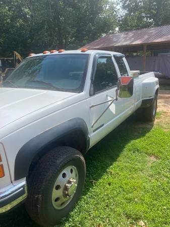 1997 GMC Dually — photo 1