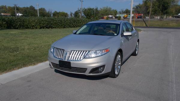 2009 Lincoln MKS Base — photo 2