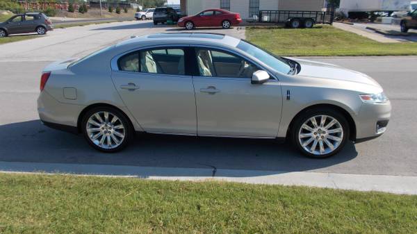 2009 Lincoln MKS Base — photo 4