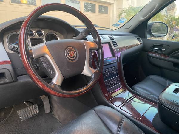 2014 Cadillac Escalade Base — photo 4