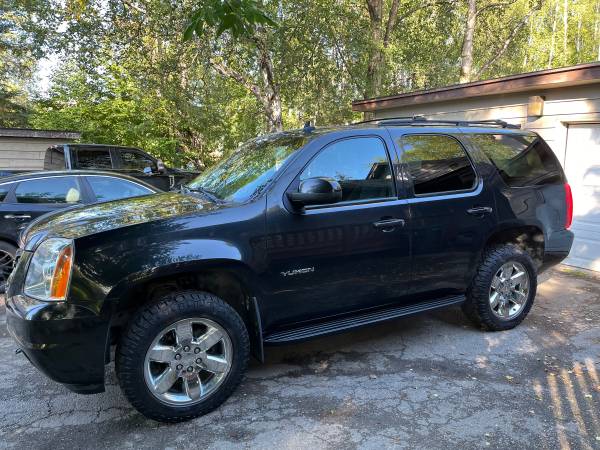 2011 GMC Yukon SLT 4x4 Automatic — photo 3