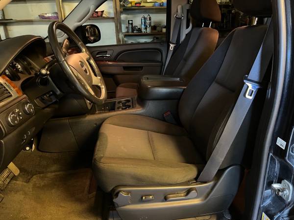 2011 GMC Yukon SLT 4x4 Automatic — photo 6