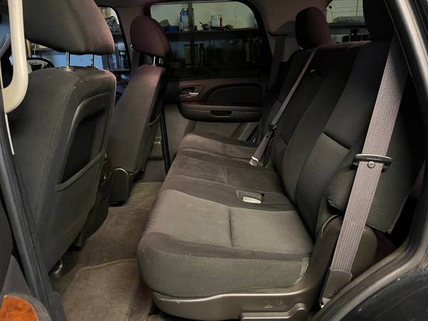 2011 GMC Yukon SLT 4x4 Automatic — photo 7