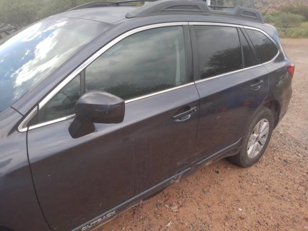 2017 Subaru Outback 2.5i Premium — photo 2
