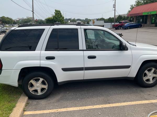 2005 Chevrolet Trailblazer LT 4x2 Automatic — photo 1