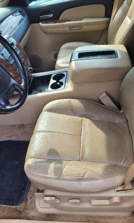2009 Chevrolet Suburban 1500 LS 4x2 Automatic — photo 9