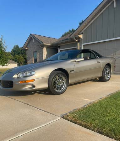 2000 Chevrolet Camaro Base — photo 12