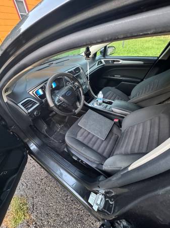 2018 Ford Fusion Hybrid SE 4dr Front-wheel Drive Sedan CVT — photo 6