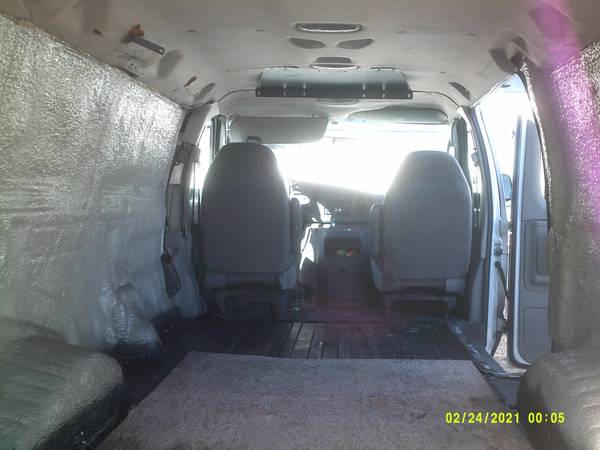 2004 Ford E 350 Super Duty XL Wagon Automatic — photo 10