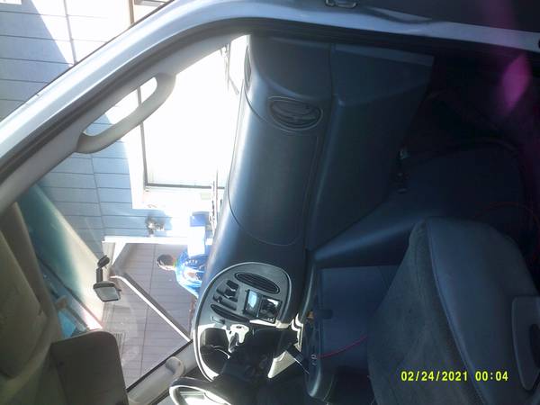 2004 Ford E 350 Super Duty XL Wagon Automatic — photo 8