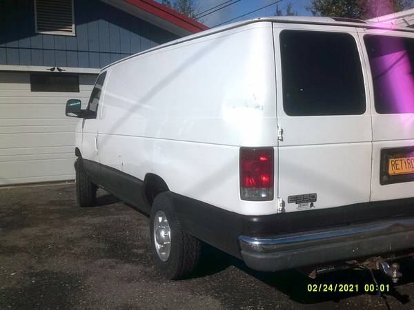 2004 Ford E 350 Super Duty XL Wagon Automatic — photo 3