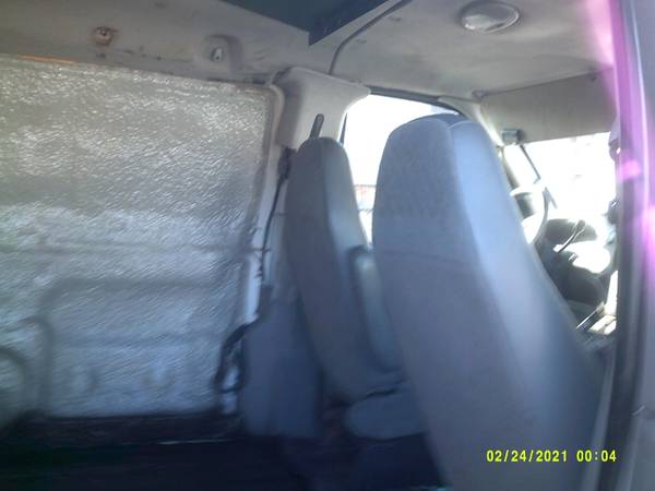 2004 Ford E 350 Super Duty XL Wagon Automatic — photo 9