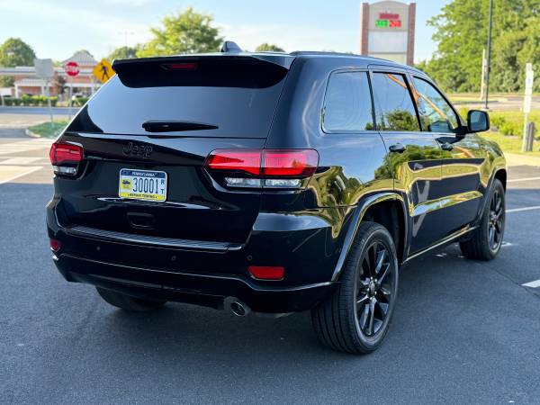 2017 Jeep Grand Cherokee SRT 4dr 4x4 Automatic — photo 3