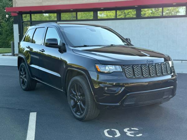 2017 Jeep Grand Cherokee SRT 4dr 4x4 Automatic — photo 2