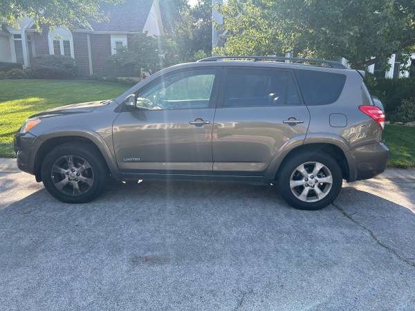 2011 Toyota Rav4 Base 4dr 4x4 Automatic — photo 8