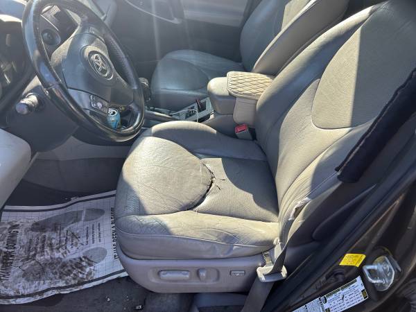 2011 Toyota Rav4 Base 4dr 4x4 Automatic — photo 11