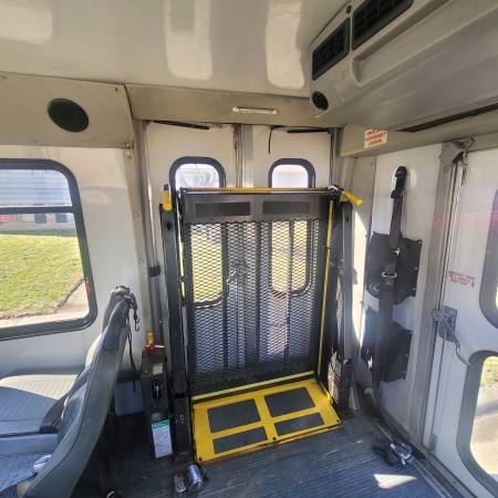 2019 Ford Econoline Super — photo 6