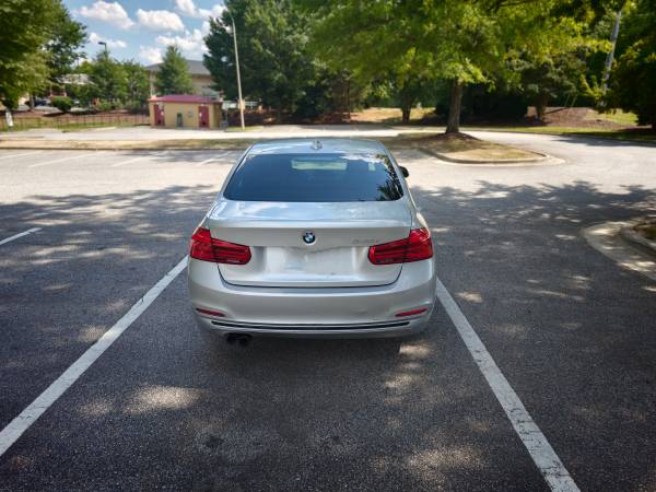 2017 BMW 330i Sport — photo 9