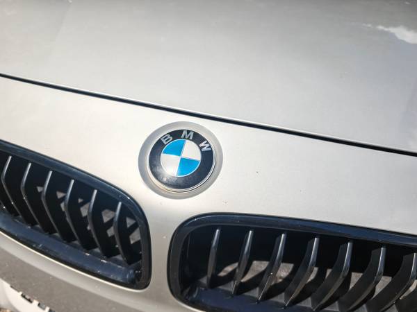 2017 BMW 330i Sport — photo 12
