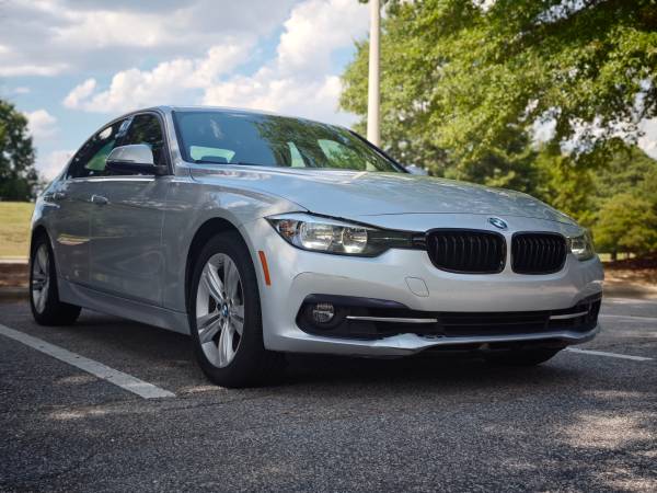 2017 BMW 330i Sport — photo 2