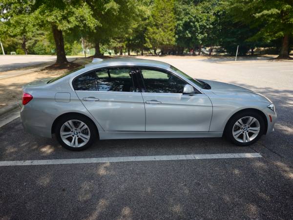 2017 BMW 330i Sport — photo 7