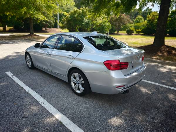 2017 BMW 330i Sport — photo 8