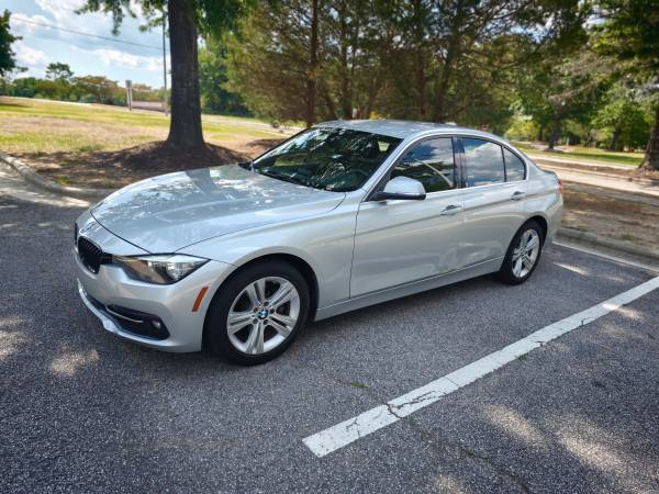 2017 BMW 330i Sport — photo 4