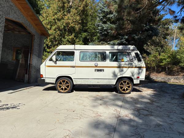 1991 Volkswagen Vanagon GL 3dr Mini-Van — photo 1