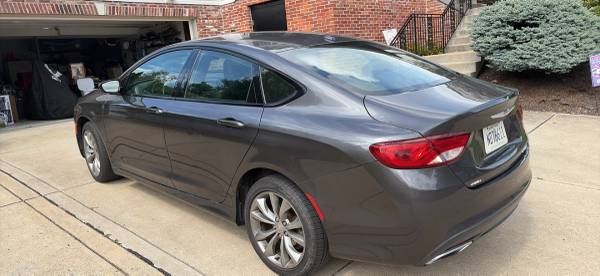 2015 Chrysler 200 C — photo 3