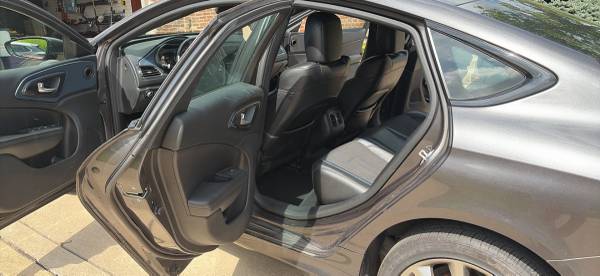 2015 Chrysler 200 C — photo 10