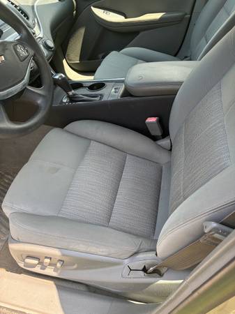 2015 Chevrolet Impala LS 4dr Sedan Automatic — photo 4