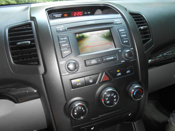 2013 KIA Sorento LX — photo 12
