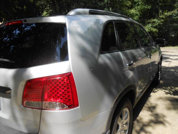 2013 KIA Sorento LX — photo 3