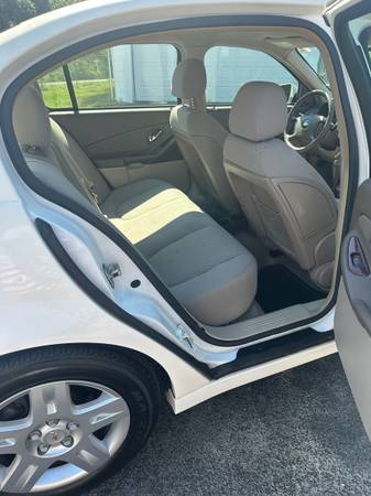 2006 Chevrolet Malibu LS 4dr Sedan Automatic — photo 9